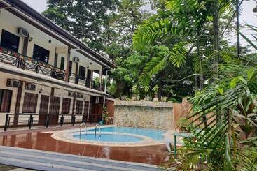 تختخواب و صبحانه Diakopes Inn