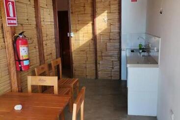 تختخواب و صبحانه Hospedaje & Casa Playa Aurora