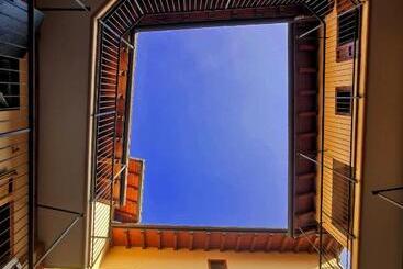 تختخواب و صبحانه La Casa Del Sarto   Rooms And Apartments