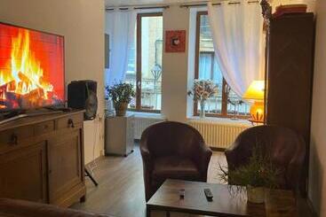 تختخواب و صبحانه La Chambre D Angèle