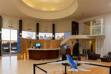 هتل Aeropuerto Morelia