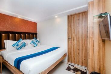 هتل Flagship Residency Inn Near Marine Drive Beach