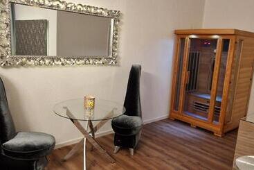 هتل Privat Spa Mit Whirlpool Und Sauna In Sursee