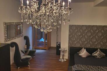 هتل Privat Spa Mit Whirlpool Und Sauna In Sursee