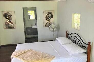 Jamaica Colors Hotel And Eco Retreat - Port Antonio
