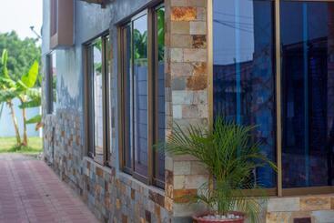 پانسیون Afranasa Inn