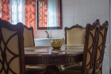 پانسیون Afranasa Inn