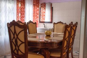 پانسیون Afranasa Inn
