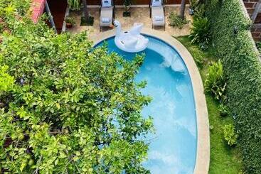 پانسیون Hostal Clary