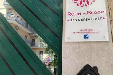 Room In Bloom Bed And Breakfast