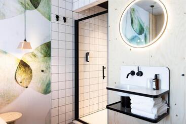 Hotel Moloko Just A Room Sleep&shower Digital Key By Sms