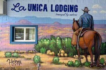 هاستل La Unica