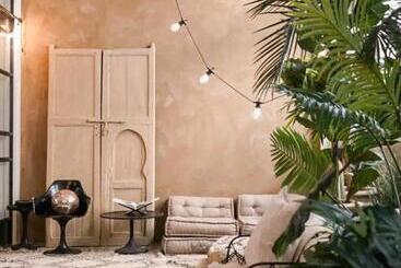 تختخواب و صبحانه Haert Boutique Wellness Suites City Centre