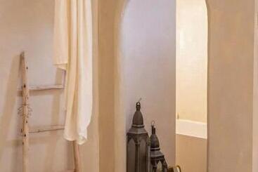 تختخواب و صبحانه Haert Boutique Wellness Suites City Centre