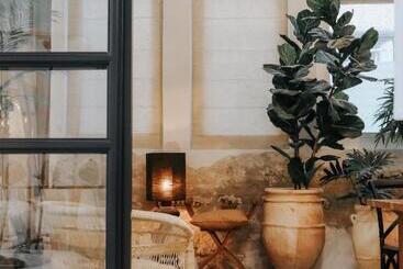 تختخواب و صبحانه Haert Boutique Wellness Suites City Centre