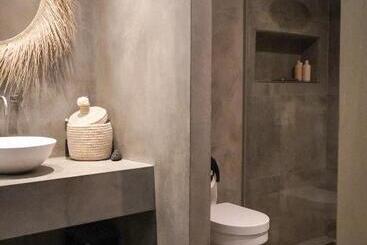 تختخواب و صبحانه Haert Boutique Wellness Suites City Centre
