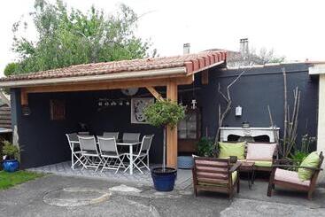 تختخواب و صبحانه La Maison De Sylvie, Chambres D Hôtes à Tarbes