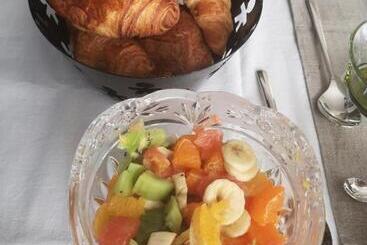 تختخواب و صبحانه Maison Et Florescence