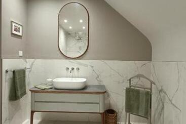 تختخواب و صبحانه Maison Et Florescence