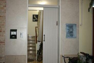 تختخواب و صبحانه Sweet Home Tempo Libero