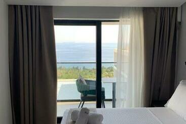Black Diamond Hotel Dhermi