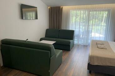 Black Diamond Hotel Dhermi