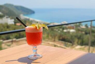Black Diamond Hotel Dhermi
