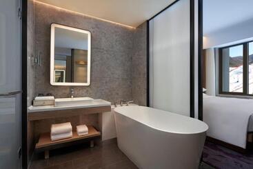 هتل Courtyard By Marriott Chongli