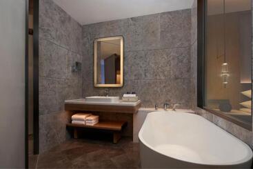 هتل Courtyard By Marriott Chongli