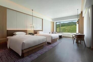 هتل Courtyard By Marriott Chongli
