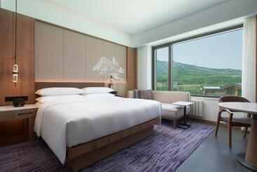 هتل Courtyard By Marriott Chongli
