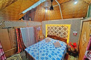 Hotel Hb King Of Kings