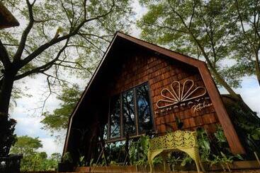 هتل Kenaray Farmstay Riverside