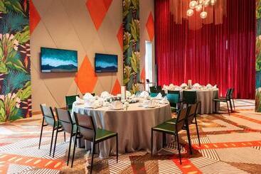 Отель Mercure Miri City Centre