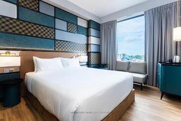 Отель Mercure Miri City Centre