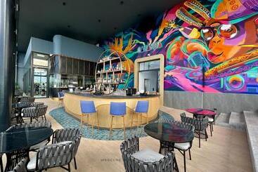 Отель Mercure Miri City Centre