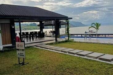 هتل Purnama Balige