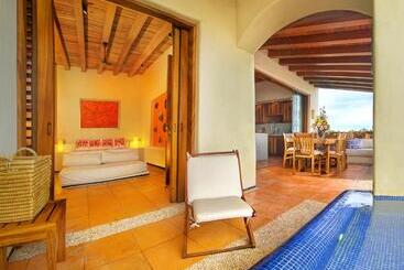 هتل Residences At Las Palmas