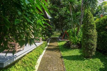 هتل Sareh Villa By The Lavana