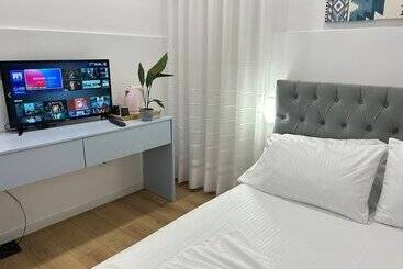 בית מלון כפרי Tirana Square