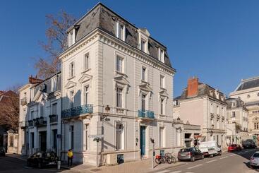 Gogaille   Corneille   Accès Autonome