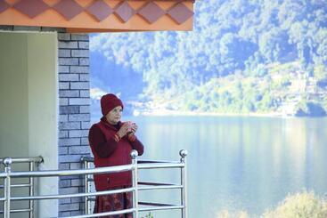 پانسیون Fewa View Guest House