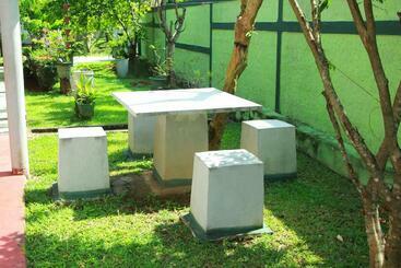 پانسیون Sumith Villa