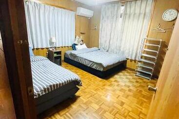 پانسیون Sunabe Beach House
