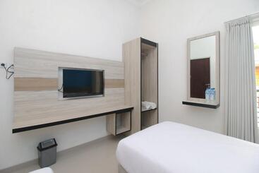 پانسیون Twospaces Living At Panorama Villas