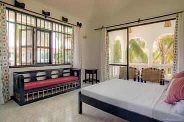 Bahari Dhow Beach Villas
