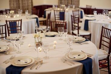 تختخواب و صبحانه The Roosevelt Inn