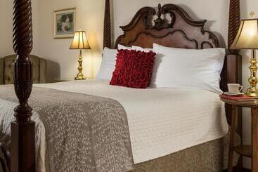 تختخواب و صبحانه The Roosevelt Inn