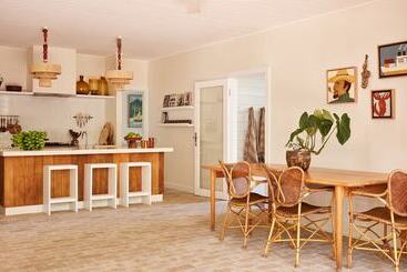 هتل Atlantic Byron Bay