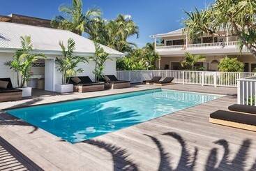 هتل Atlantic Byron Bay